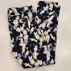 WHBM Floral Slim Ankle Jeans Blue and White Size 6 NWT